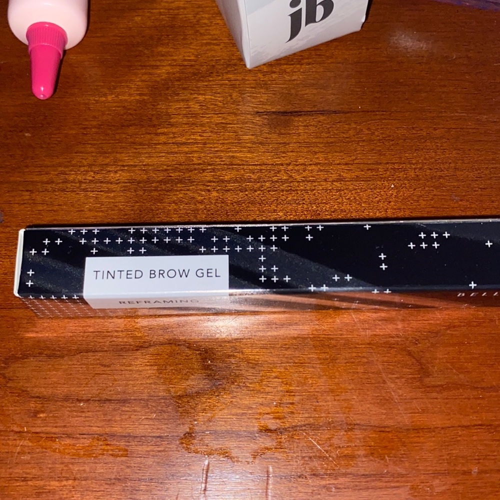 Tinted eyebrow gel